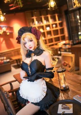 性感美女穿黑丝跳舞视频_1080P完整版观看